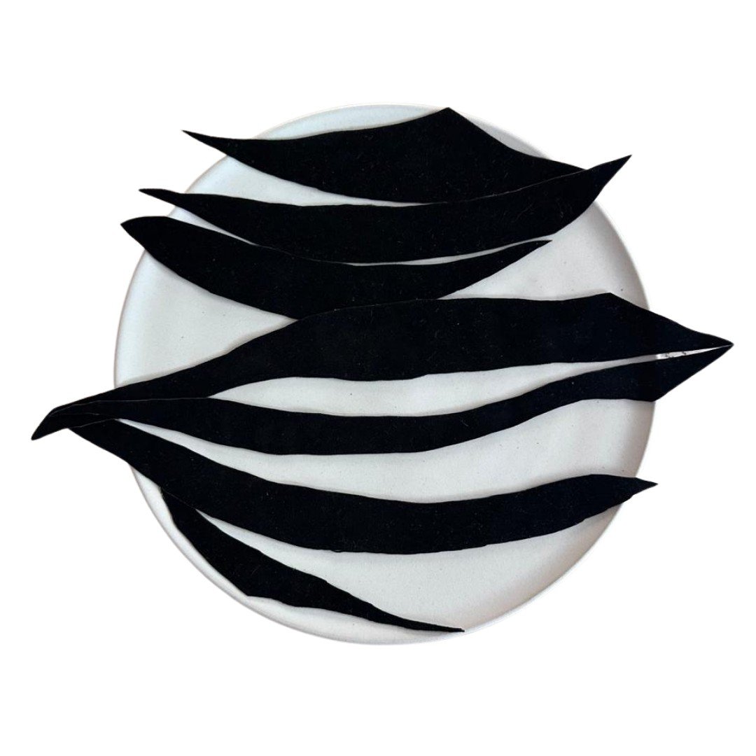 Prato Arte de Porcelena Pintado a mão - artista Rosaria